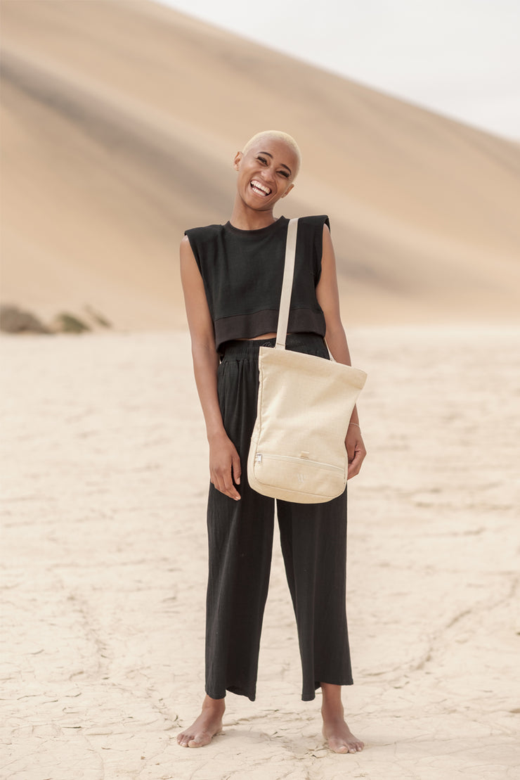 Wayks Sling Sand Tote Bag Model Female