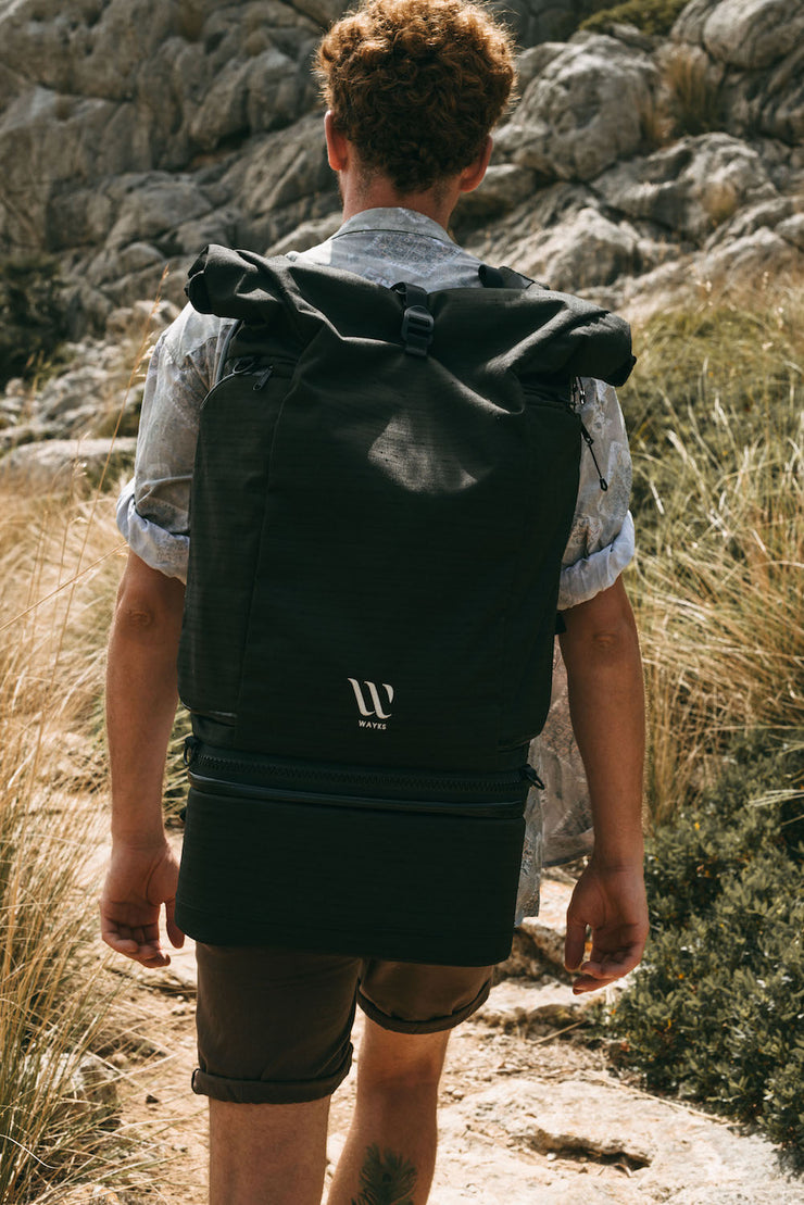 WayksOne Travel Backpack Original black Model Male