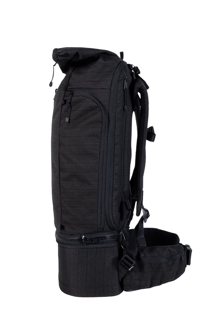 WayksOne Travel Backpack Compact black Side