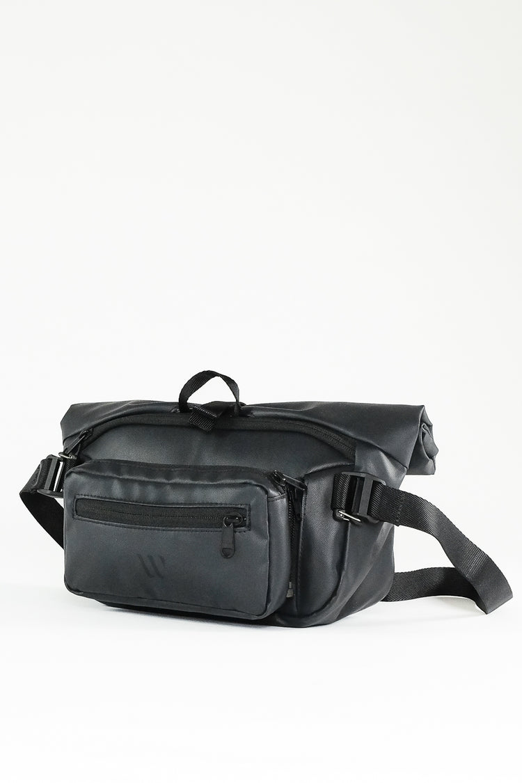 Wayks Sling sleek black Back Angled#colour_sleek-black